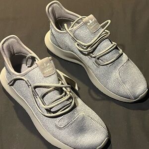 Adidas grey sneakers with sliver threads
